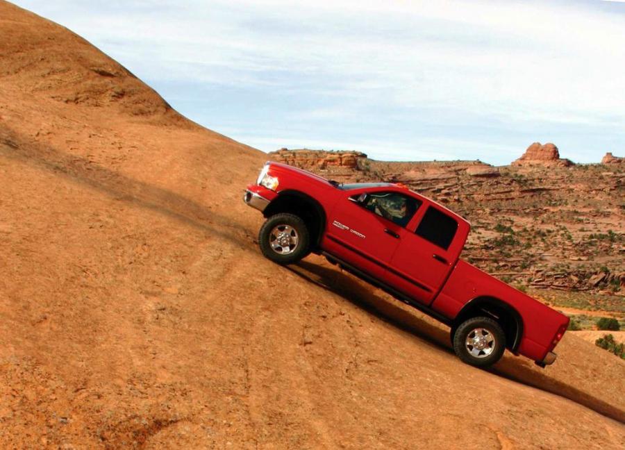  Dodge Ram Power Wagon Quad Cab 2005 года  (фото 39 из 61)
